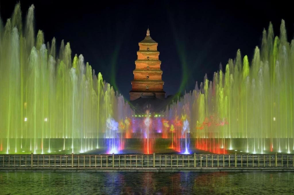 Ji Hotel Xi'An Dayanta Екстериор снимка